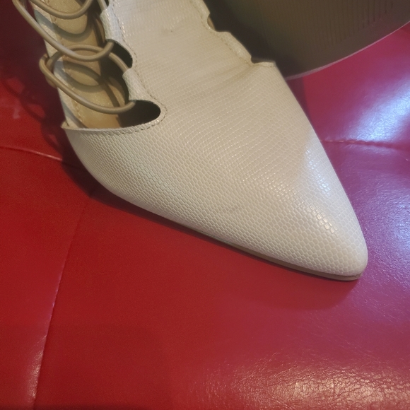 Heels - Picture 6 of 7